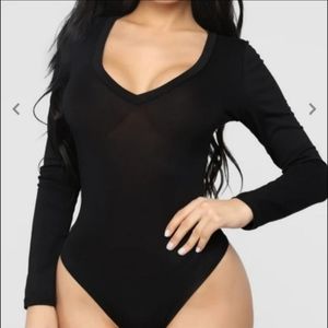 Fashion Nova body Blouse color black